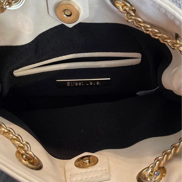 Faux suede and straw mini bucket bag gold chain strap summer spring neutral - Picture 5 of 8